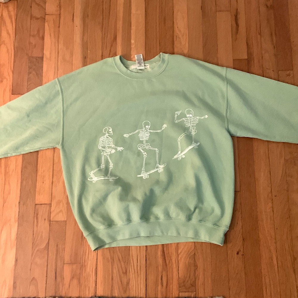 Sweatshirt
